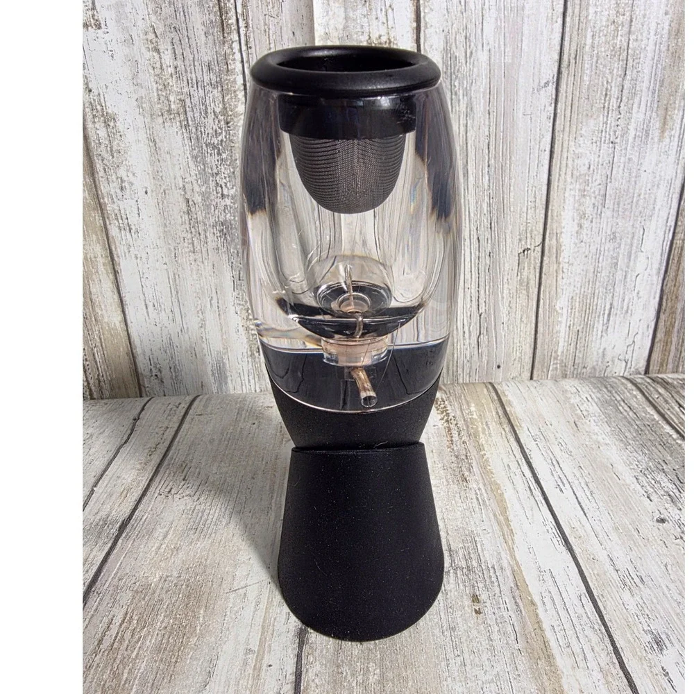 Vinturi‎ Essential Red Wine Aerator with No-Drip Stand and Filter Screen Black